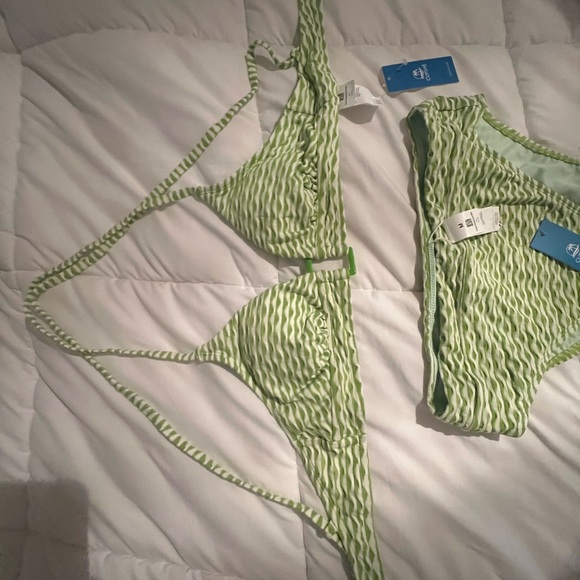 Cupshe Green Wave Pattern Bikini Set - Picture 2 of 3